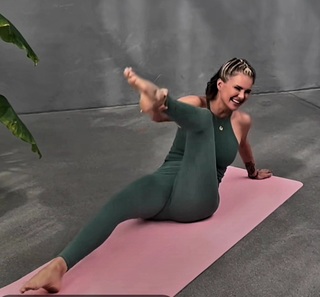 Monica Ivancan feet photo thumbnail