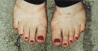 Monica Lewinsky feet photo thumbnail
