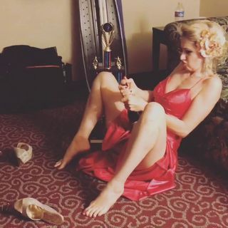 Monica May feet photo 7