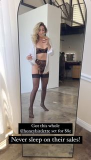 Monica May feet photo 2