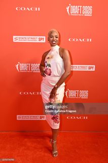 Monica McNutt feet photo 1