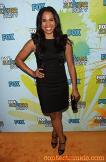 Monica Raymund feet photo thumbnail