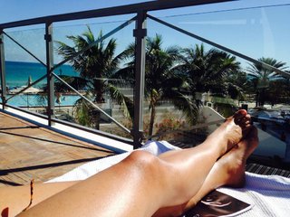 Monica Raymund feet photo thumbnail
