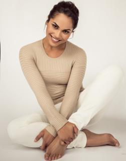 Monica Raymund feet photo thumbnail