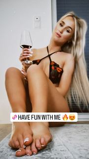 Monika Jasmin Wulf feet photo thumbnail