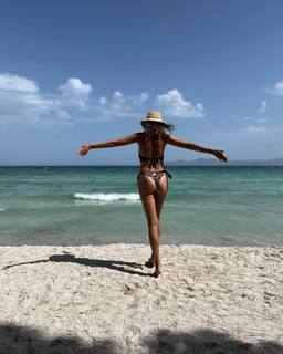 Monika Leová feet photo 3