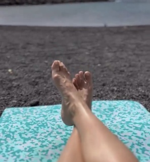 Monika Mrozowska feet photo 12