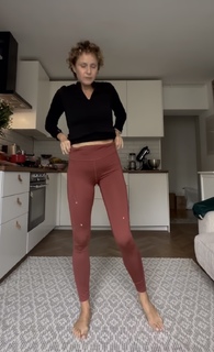 Monika Mrozowska feet photo 1