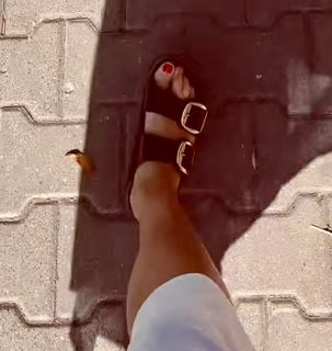 Monika Mrozowska feet photo 1