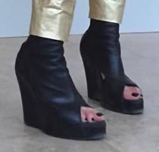 Monika Olejnik feet photo 14