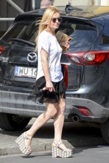 Monika Olejnik feet photo 2