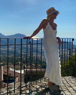 Monika Olejnik feet photo 17