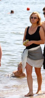 Monika Richardson feet photo 8