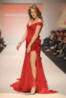 Monika Schnarre feet photo 5