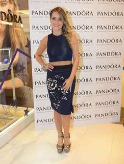 Monique Alfradique feet photo thumbnail