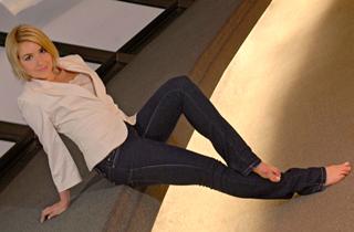 Monique Alfradique feet photo thumbnail