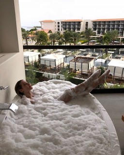 Monique Alfradique feet photo thumbnail