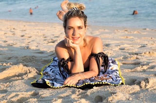 Monique Alfradique feet photo thumbnail