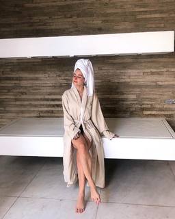 Monique Alfradique feet photo thumbnail