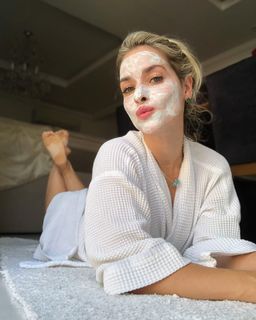 Monique Alfradique feet photo thumbnail