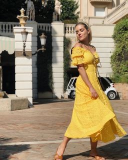 Monique Alfradique feet photo thumbnail