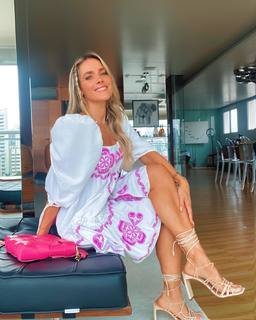 Monique Alfradique feet photo thumbnail