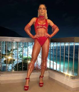 Monique Alfradique feet photo thumbnail