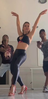 Monique Alfradique feet photo thumbnail