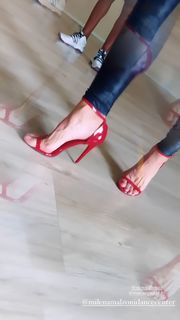 Monique Alfradique feet photo thumbnail