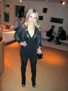 Monique Alfradique feet photo thumbnail