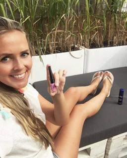 Monique Smit feet photo 7