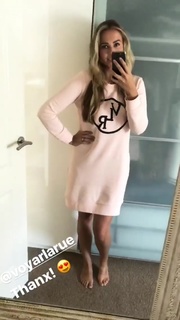 Monique Smit feet photo 7