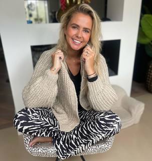 Monique Smit feet photo 2