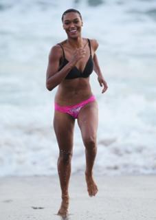 Montana Fishburne feet photo 1