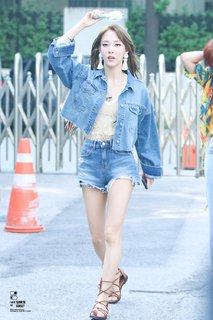 Moon Byul feet photo 18