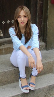 Moon Byul feet photo 1