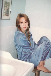 Moon Byul feet photo 14