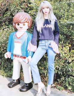 Moon Byul feet photo 17