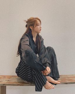 Moon Byul feet photo 8