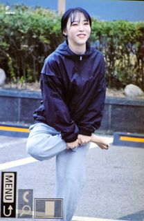 Moon Byul feet photo 5