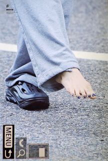 Moon Byul feet photo 4