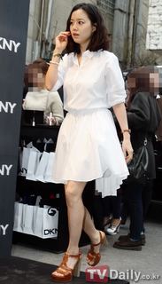 Moon Chae-Won feet photo 13