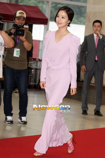 Moon Chae-Won feet photo 4