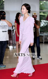 Moon Chae-Won feet photo 3