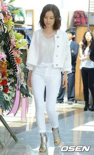 Moon Chae-Won feet photo 3