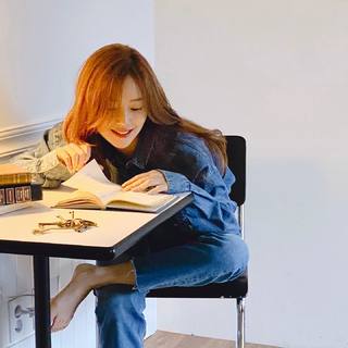 Moon Chae-Won feet photo 4