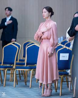 Moon Chae-Won feet photo 1