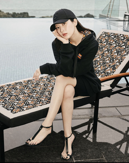 Moon Ga-young feet photo 13