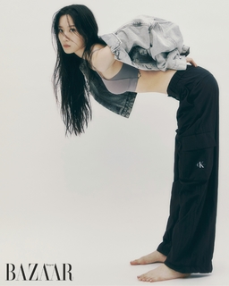 Moon Ga-young feet photo 3