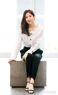 Moon Ga-young feet photo 4
